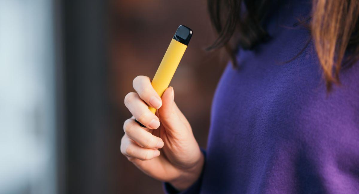 Jednorazowe e-papierosy: tanie, łatwo dostępne i niezwykle szkodliwe