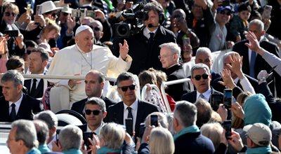 Incydent podczas audiencji papieża Franciszka. W tłumie był groźny przestępca