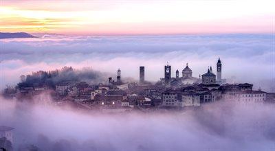 "Mgła" Anny Brzezińskiej. Kto rządzi w Città di Sant'Angelo?
