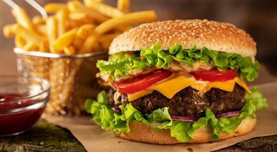 Smash burger - jak przygotować go samodzielnie w domu?