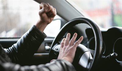 Dzień Grzeczności za Kierownicą. Jakie są przyczyny agresji kierowców?