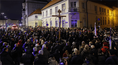 Ulicami Warszawy przeszła droga krzyżowa. Wzięło w niej udział kilkaset osób. "Wyjątkowe przeżycie"