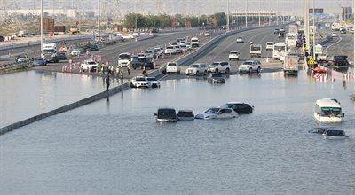 Powódź w Dubaju. Lotnisko z problemami przez kolejne dni, 1000 lotów ze zmianami