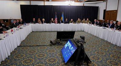Spotkanie szefów MON w bazie w Ramstein. Błaszczak: Ukrainie niezbędna jest ciężka broń