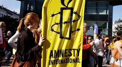 Skandaliczny raport Amnesty International. Wiceszef MSZ: prawdopodobne silne wpływy rosyjskie