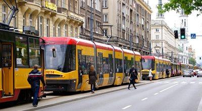 Tramwaje Warszawskie: systemy zapobiegające przytrzaśnięciu i ruszeniu tramwaju z otwartymi drzwiami były sprawne