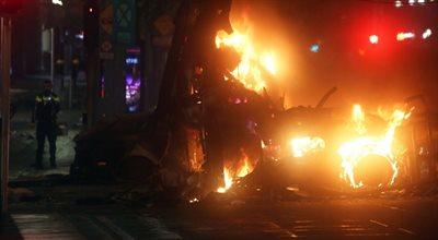 Irlandia: zamieszki po ataku nożownika, płoną całe ulice. Apel polskiej ambasady