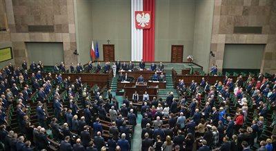 Sejm pamięta o ofiarach katastrofy smoleńskiej. Posłowie uczcili rocznicę minutą ciszy