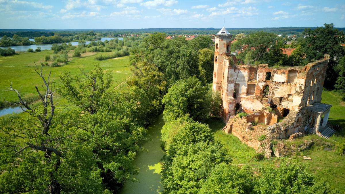 Ruiny polskich zamków: czy je odbudować? Specjaliści opracują wytyczne