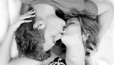 Jak i po co się całować: teoria i praktyka