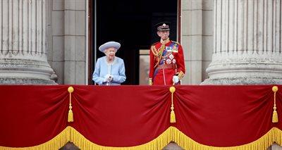 "Królowa panuje, ale nie rządzi". Platynowy jubileusz Elżbiety II