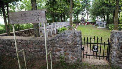 Kilkanaście polskich cmentarzy zostało zniszczonych na Białorusi w 2022 r. "To część antypolskiej kampanii"