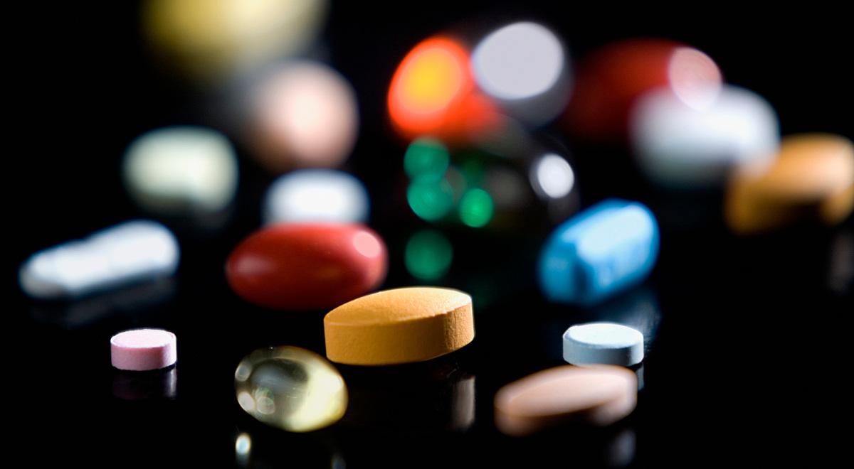 Czy kolorowe tabletki leczą nas lepiej?