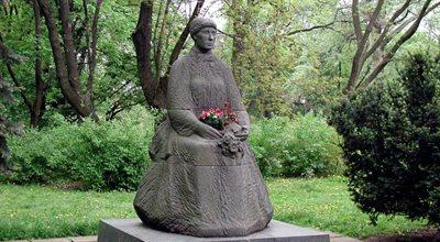 Pomnik Marii Konopnickiej w Warszawie