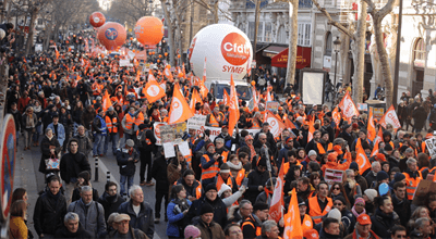 Kolejne tłumne protesty we Francji. Obywatele sprzeciwiają się podwyższeniu wieku emerytalnego