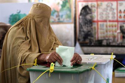 Wybory parlamentarne w Pakistanie. "Ich wynik może być wielką niespodzianką... dla armii"