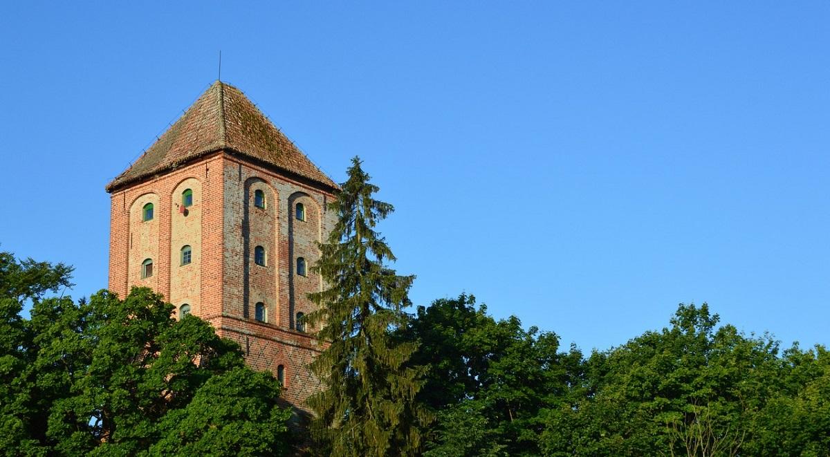 Zamek krzyżacki w Przezmarku – naruszona zębem czasu atrakcja Pomorza