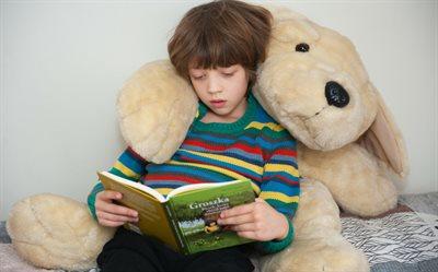 Grzegorz Kasdepke: dzieci muszą wyrobić w sobie nawyk sięgania po książkę dla przyjemności