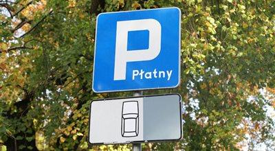 Radni w Warszawie przegłosowali podwyżkę opłat w strefie płatnego parkowania
