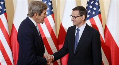John Kerry spotkał się z Mateuszem Morawieckim. "Dziękuję bardzo za przywództwo, które objęła Polska"